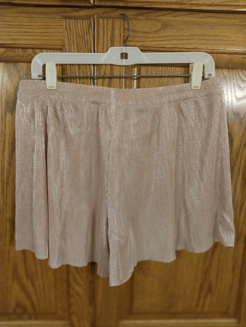 Hayden LA NWT Women's Size Large Plisse Pleated Metallic Rose Gold Shorts Fairy - Picture 7 of 7